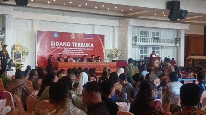 Sambut Pesta Perak ke-25, STIKOM Uyelindo Kukuhkan 262 Wisudawan  Sarjana dan Diploma Angkatan XVIII Tahun 2024.